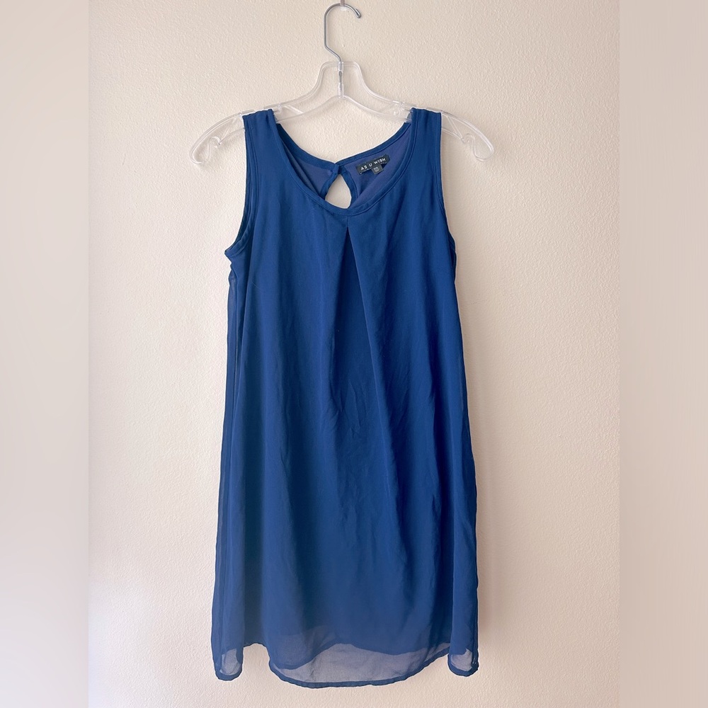 Junior’s Simple Blue Dress